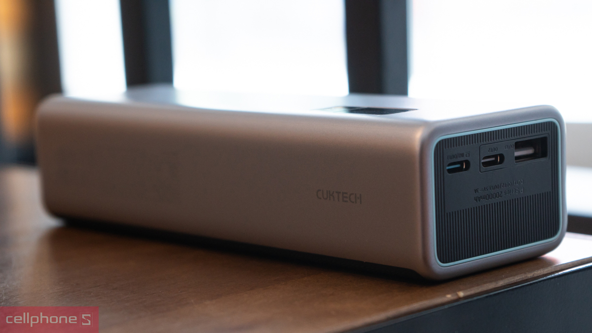 Tích hợp nhiều cổng sạc (USB-C, USB-A)