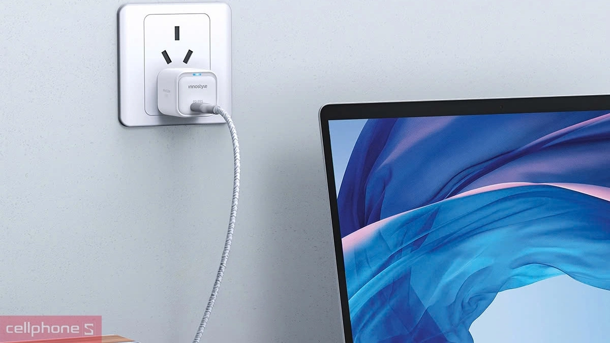 Thiết kế nhỏ gọn, bảo vệ toàn diện SafeShield