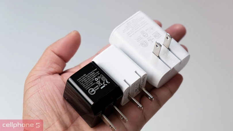 Củ sạc điện thoại, máy tính bảng – Phụ kiện sạc không thể thiếu