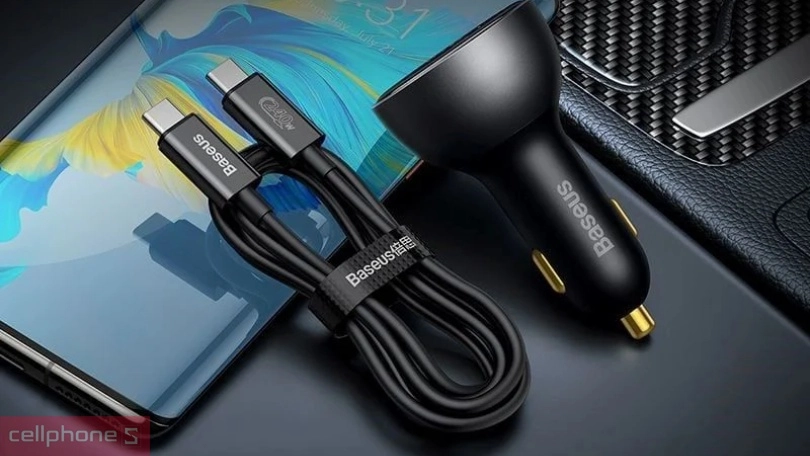 Kinh nghiệm chọn mua tẩu sạc trên ô tô