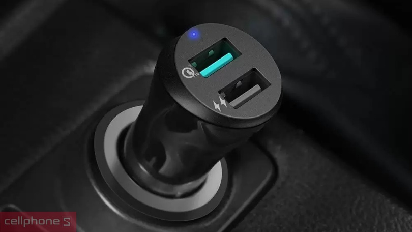 Tẩu sạc ô tô Ugreen