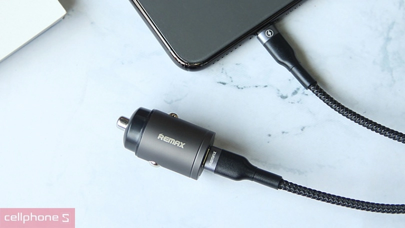 Tẩu sạc ô tô Remax