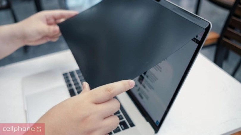 Dán chống nhìn trộm laptop 