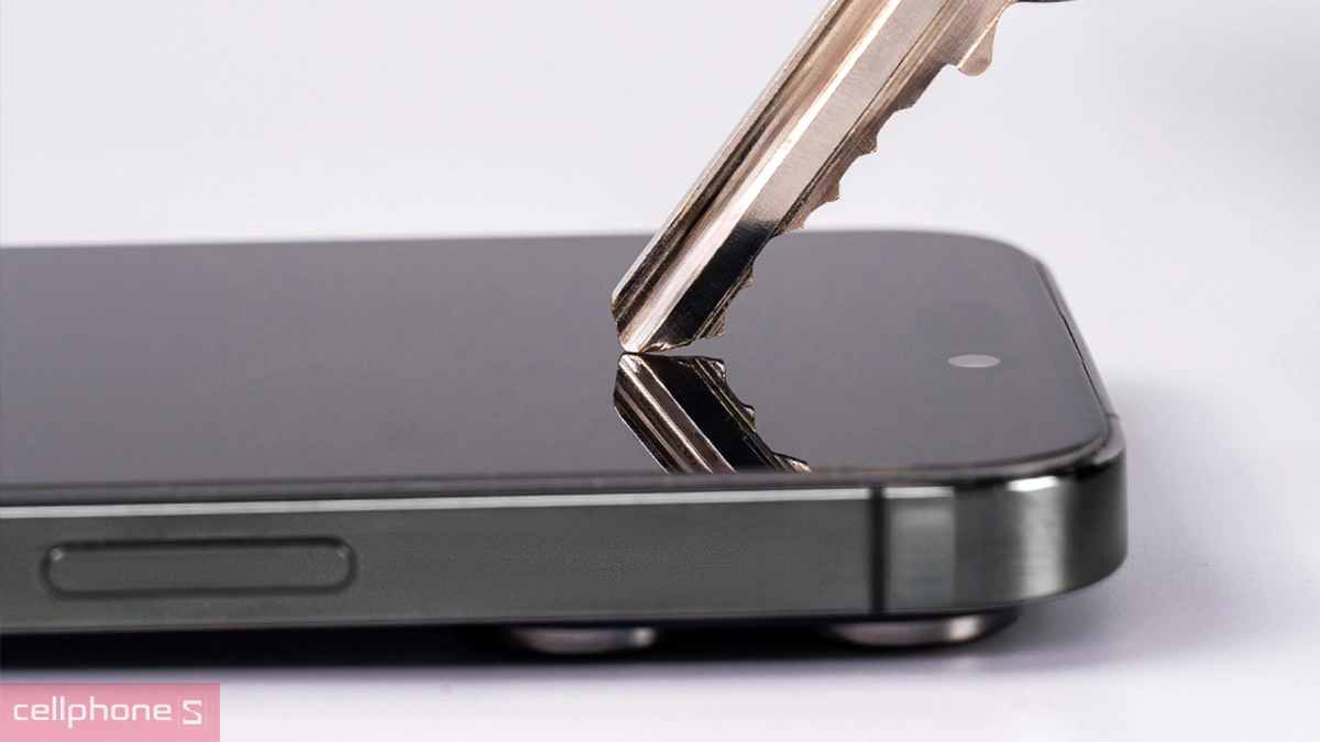 Giảm trầy xước kính cường lực iPhone 17 Pro Max Hoda Full
