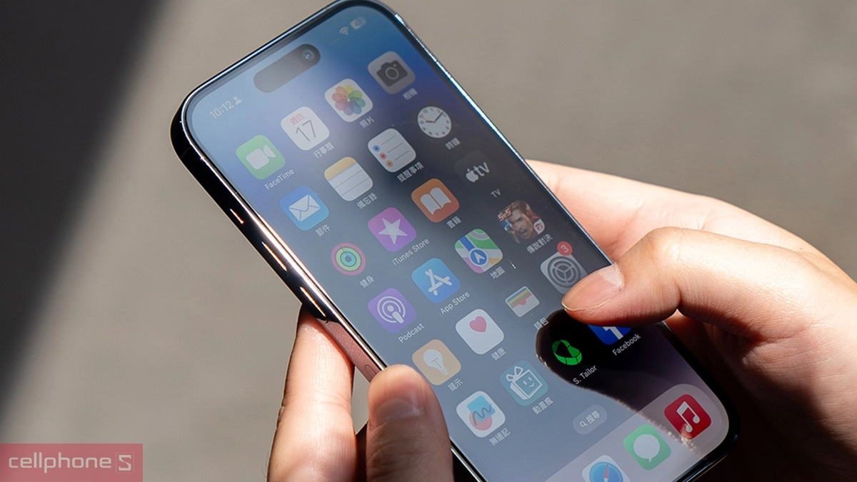 Giảm bám vân tay kính cường lực iPhone 17 Pro Max Hoda Full