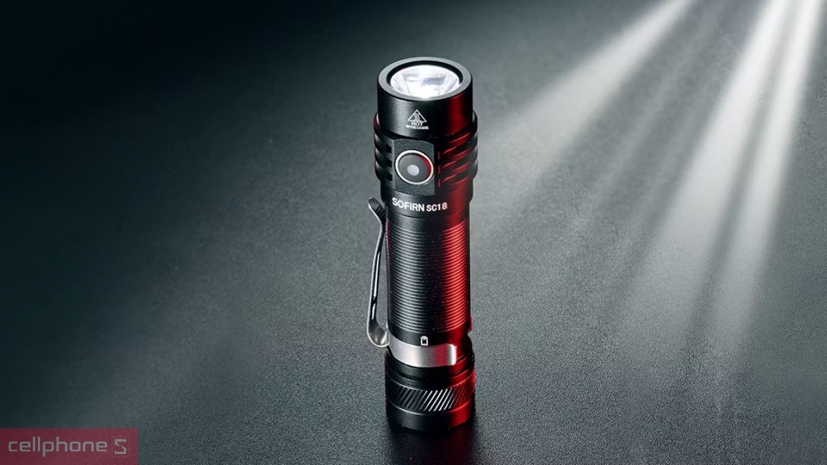 Tầm chiếu xa 217m của đèn pin cầm tay Sofirn SC18