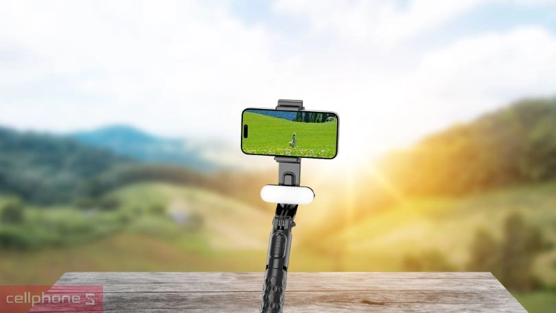 Khả năng chống rung nhẹ và kết nối Bluetooth của gậy chụp ảnh Wiwu Warrior SE013