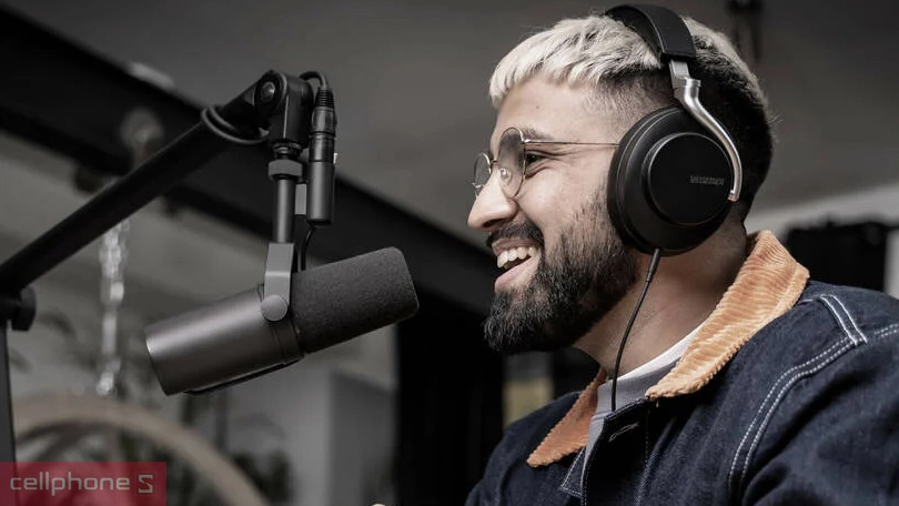 Thiết kế microphone thu âm Shure SM7B