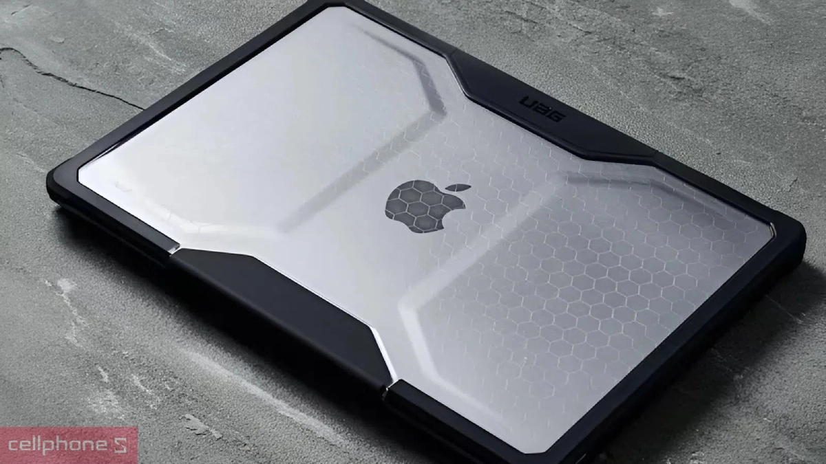 Ốp Macbook Air 15 M2/M3/M4 UAG Plyo đạt tiêu chuẩn quân đội bảo vệ tối ưu