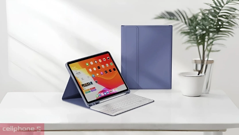 Giá đỡ linh hoạt và khe bút tiện lợi cho iPad
