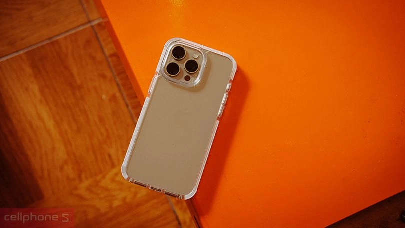 Ốp lưng iPhone 15 Pro Max UNIQ Hybrid Combat