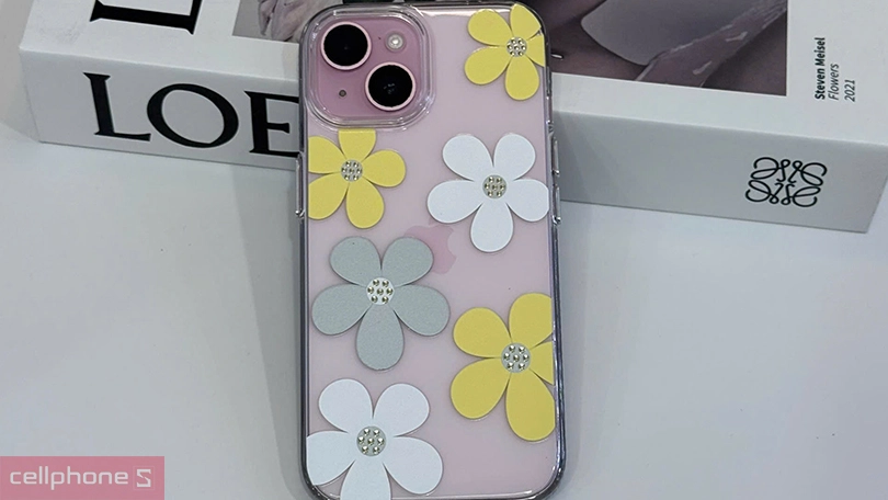 Ốp lưng iPhone 15 Filada Flower - Tinh tế từng đường nét, bảo vệ tối ưu