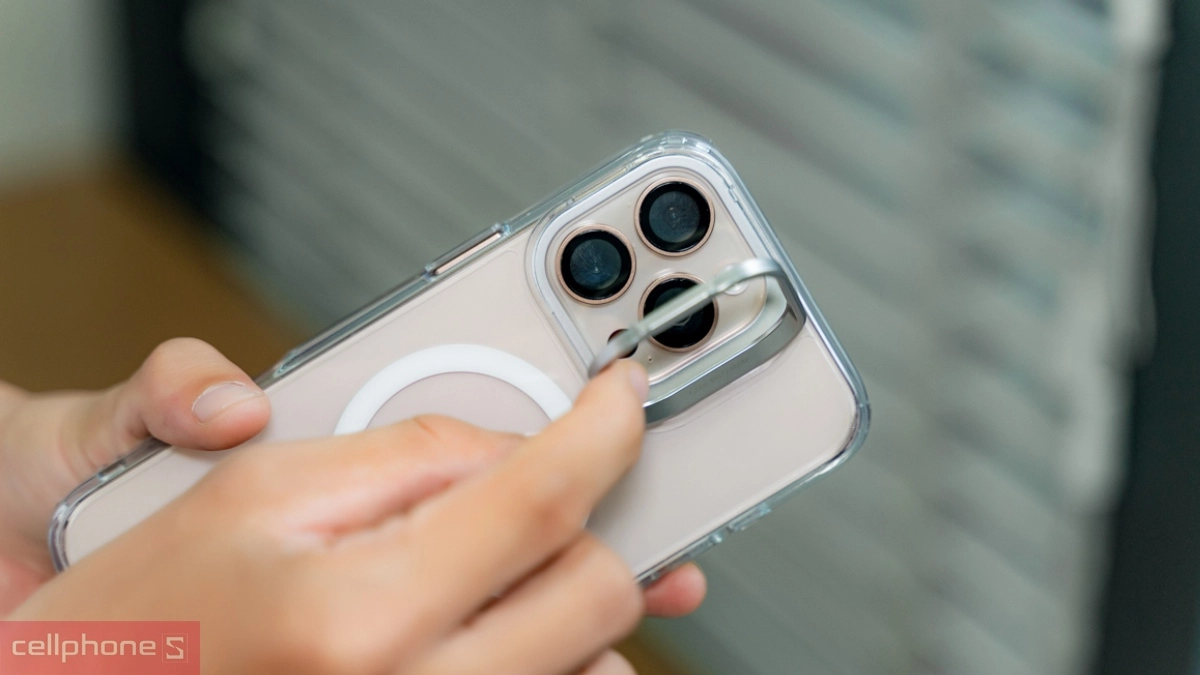 Sự khác biệt về kích thước của ốp lưng iPhone 16 Pro Max giữa các phiên bản