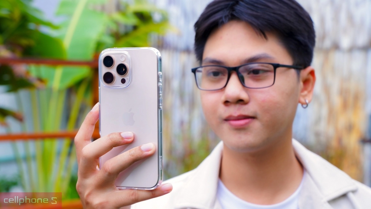 Tại sao không nên dùng chung ốp lưng iPhone 16 Pro Max với các phiên bản
