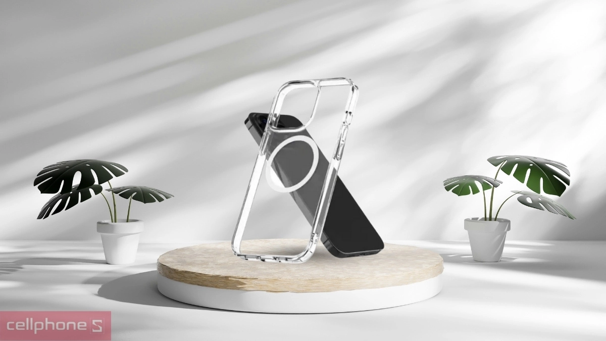 Thiết kế trong suốt, làm nổi bật từng đường nét iPhone