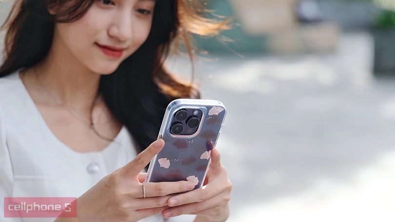 Sở hữu ốp lưng chống sốc Uniq tại CellphoneS