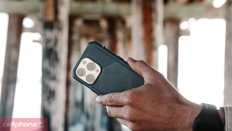 ốp lưng UAG Plyo