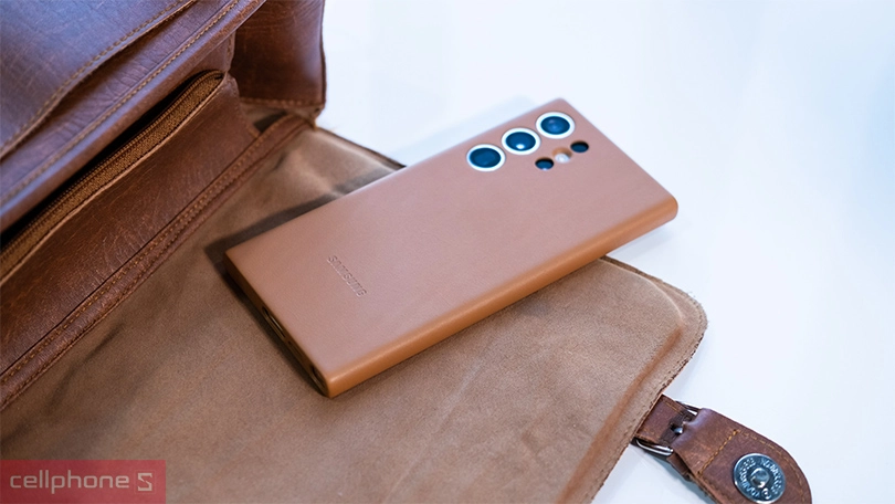 Ốp lưng Samsung Galaxy S23 Ultra Leather Cover - Chất liệu da thật, cực bền bỉ