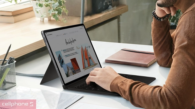 Tích hợp bàn phím kết hợp Touch Pad trải nghiệm tiện lợi