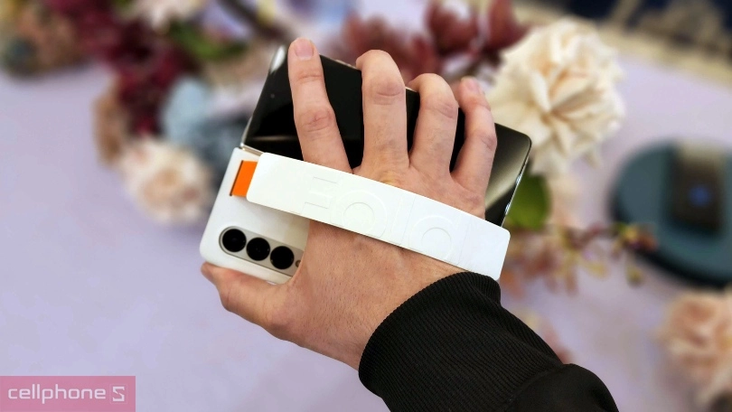 Ốp lưng Samsung Galaxy Z Fold 5 bằng silicon