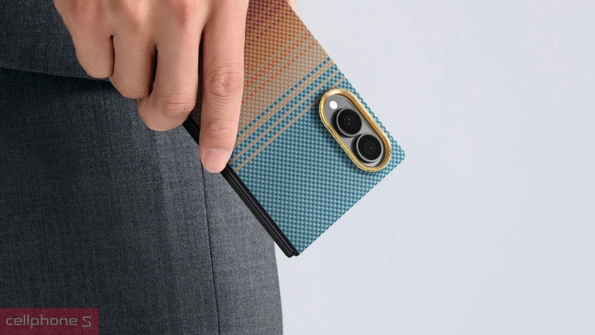 Ốp lưng Z Fold 8 giúp bảo vệ bản lề và giảm chi phí sửa chữa