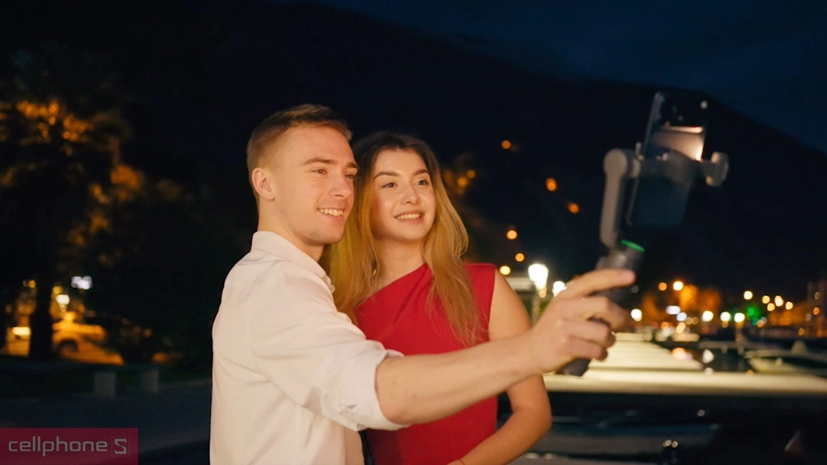 Đèn fill light trên DJI Osmo Mobile 8P