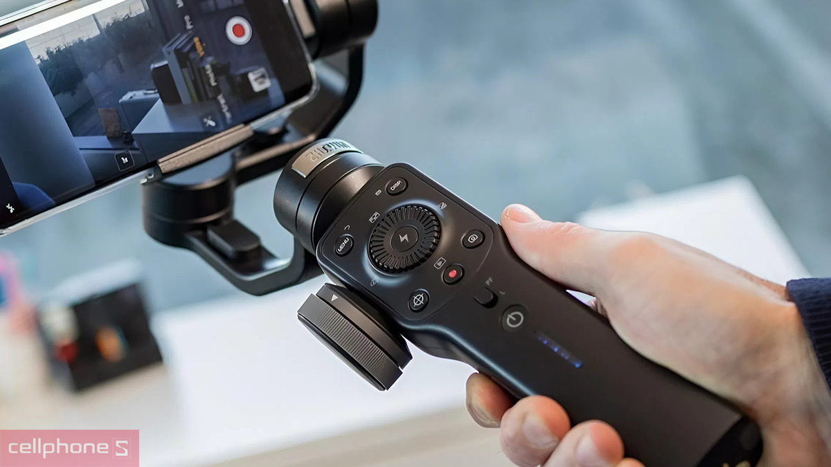 Nên chọn gimbal pin trâu cho buổi quay lâu