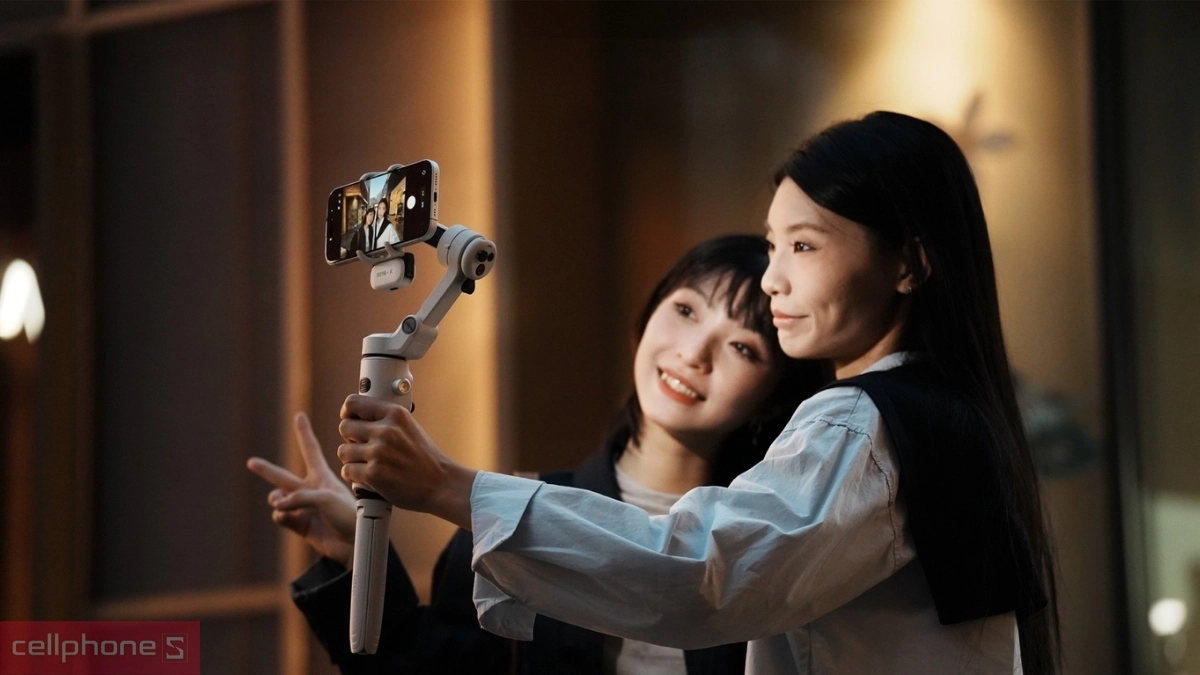 Thiết kế gấp gọn của Gimbal Zhiyun Smooth Q5 Ultra Combo