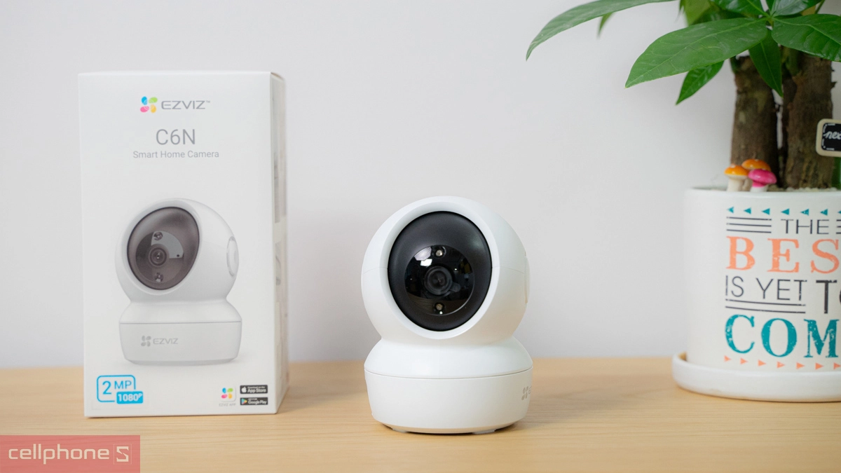 Thân máy cầu xoay giúp camera bao quát rộng hơn