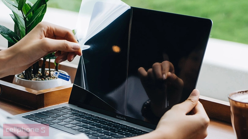 Miếng dán màn hình laptop, macbook