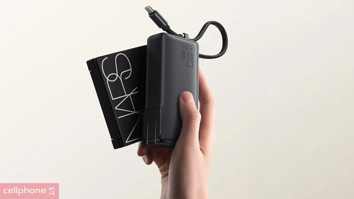 Thiết kế pin dự phòng Baseus Nomos 10000mAh 67W 3in1 tích hợp cáp C + màn hình + chân cắm NT11