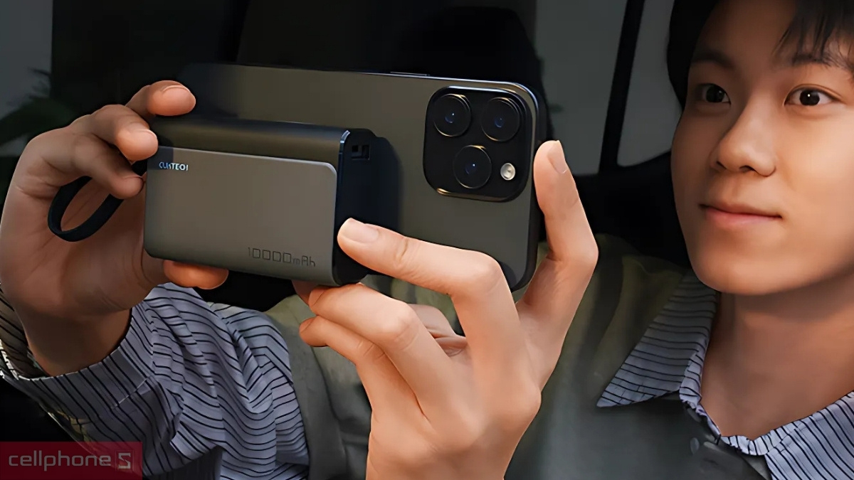 Sạc nhanh 33W với 3 cổng tiện lợi 