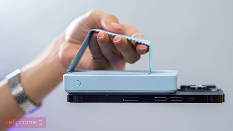 Pin dự phòng sạc nhanh Innostyle Powermag 15W 2in1 Stand 10.000mAh PD 20W