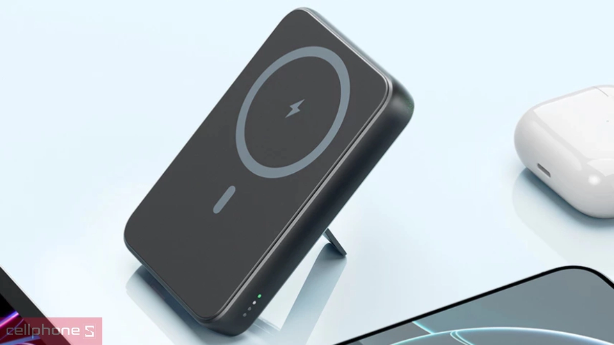 Tính năng, tiện ích đi kèm của pin sạc dự phòng Robot không dây 10000mAh 20W xoay 360 RT15