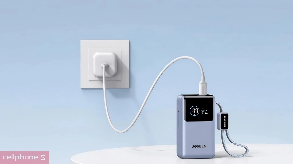 Kiểu dáng pin dự phòng UGREEN 10000mAh 55W 1C1A QC 3.0 màn hình tích hợp cáp Type-C PB727 75701B