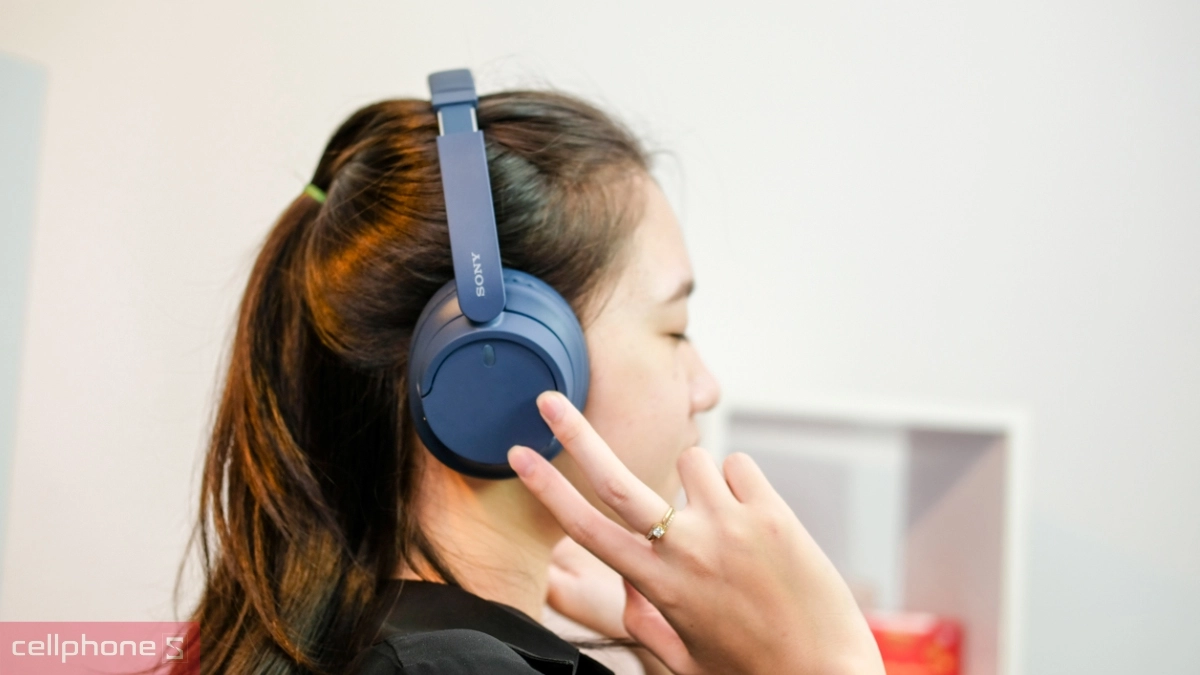 Công nghệ khử ồn hiện đại, độ nhạy cao của tai nghe chụp tai Sony WH-CH730N