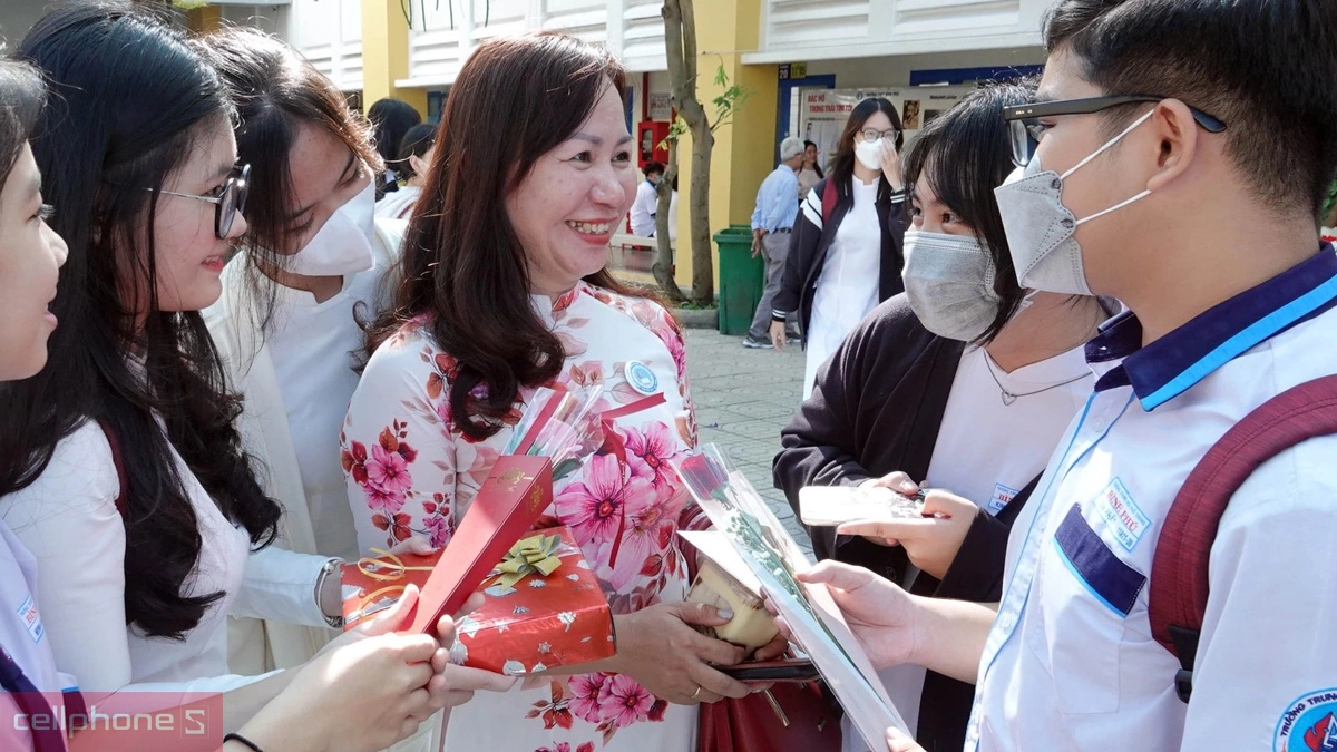 Lời chúc tập thể từ lớp học