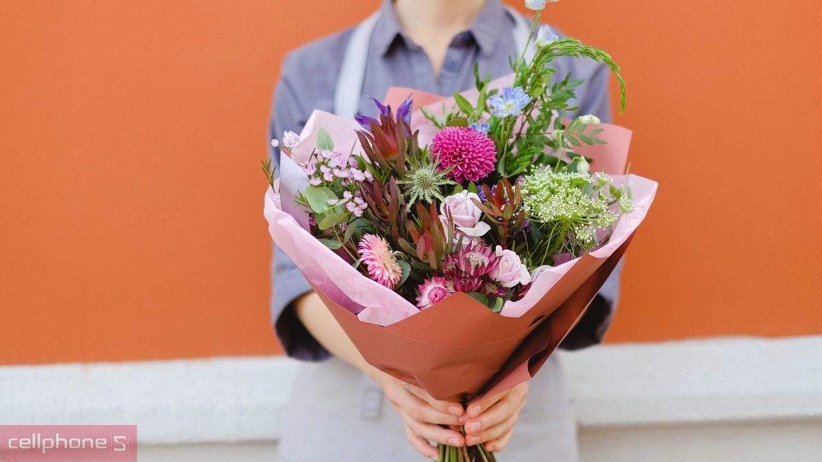 Quà 20 10 cho Sếp Nữ tế nhị ngân sách