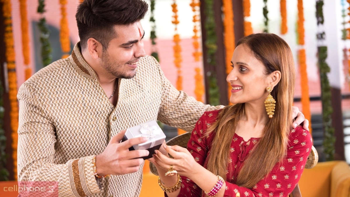 Lời chúc ngọt ngào kèm quà 20 10 cho Vợ