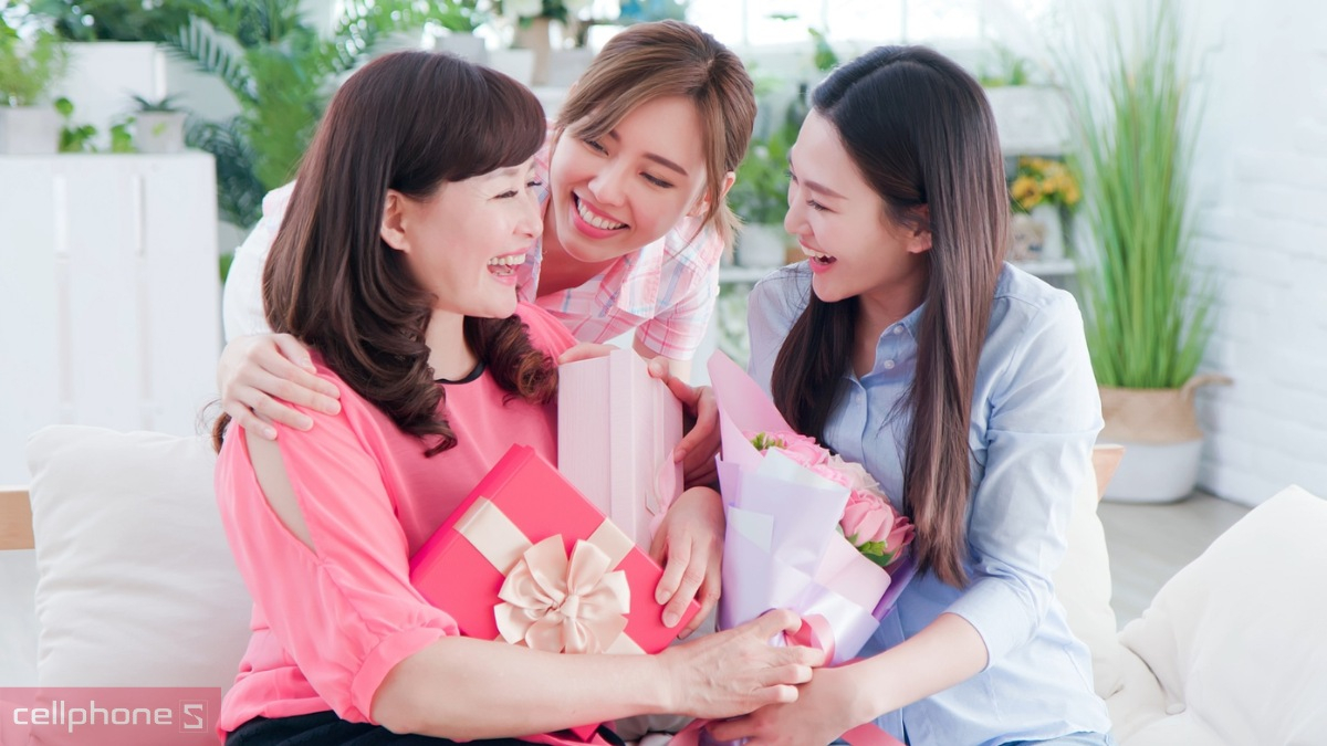 Chọn quà 20 10 cho Mẹ thể hiện sự quan tâm
