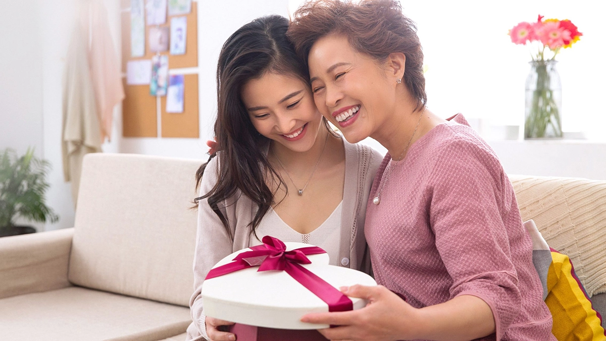 Chọn quà 20 10 cho Mẹ không quá phô trương