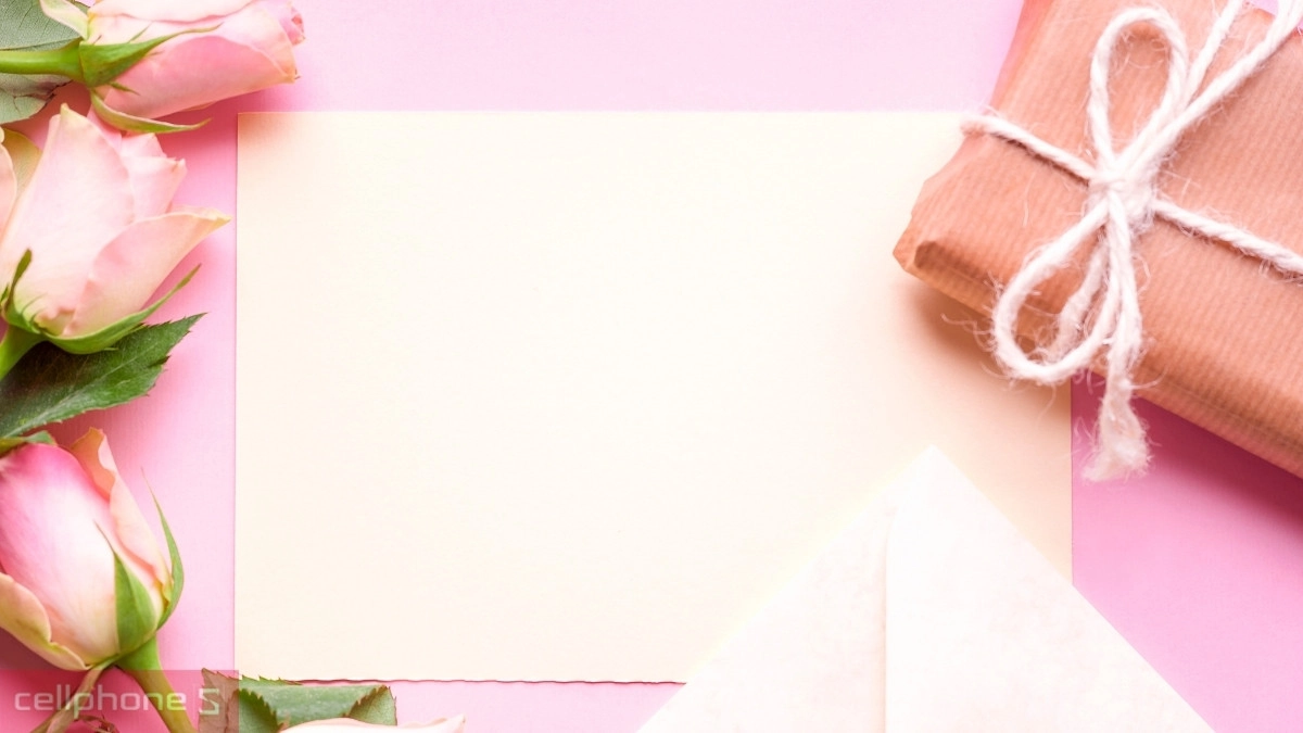 Cách tạo ấn tượng khi tặng quà cho Nhân Viên Nữ