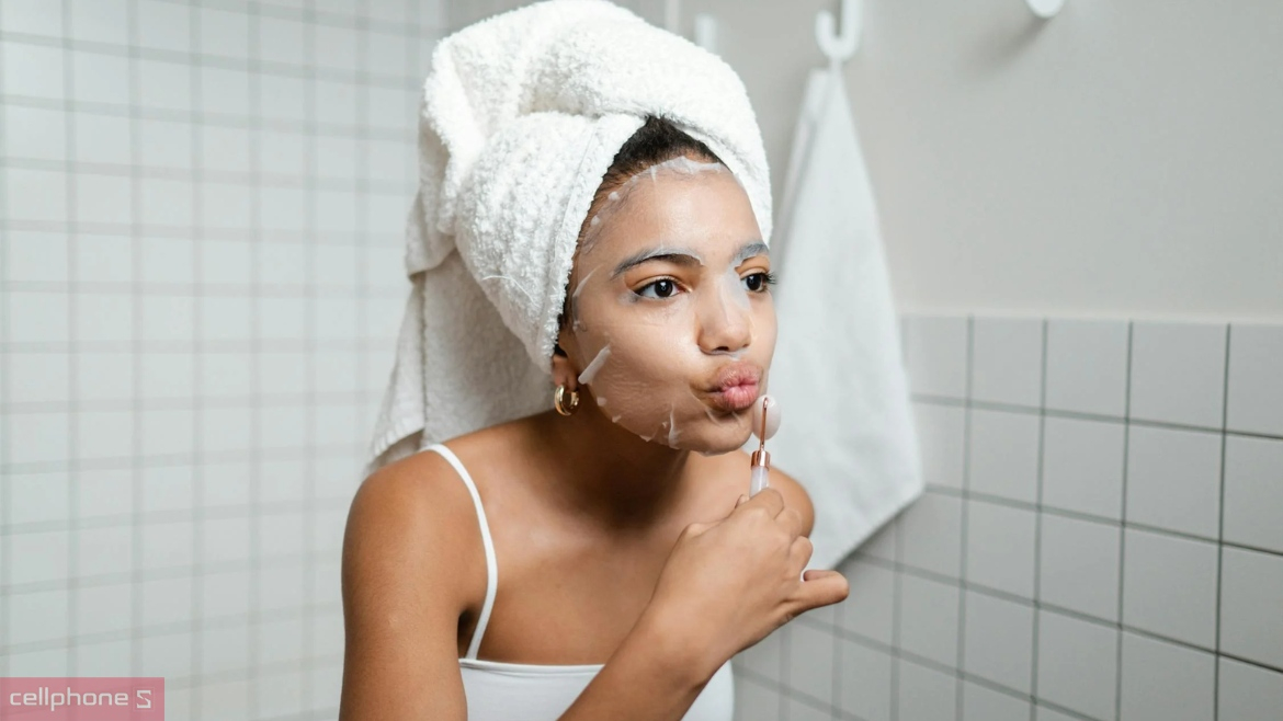 Gợi ý máy massage mặt làm quà 8/3 cho mẹ