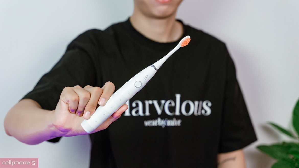 bàn chài điện làm quà tặng 8/3 cho mẹ chăm sóc răng