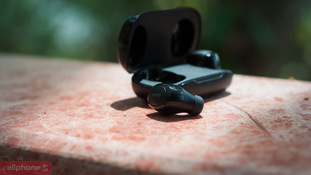 Săn tai nghe Aukey tại Black Friday