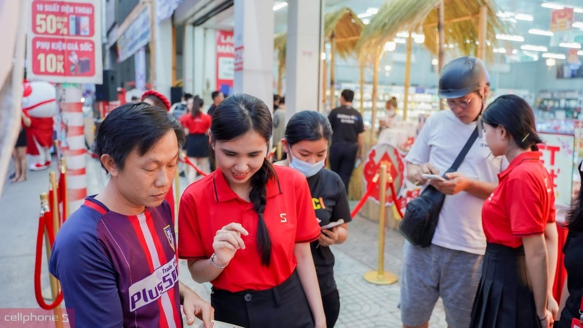 Mua quà Tết 200K thiết bị công nghệ chất lượng tại CellphoneS