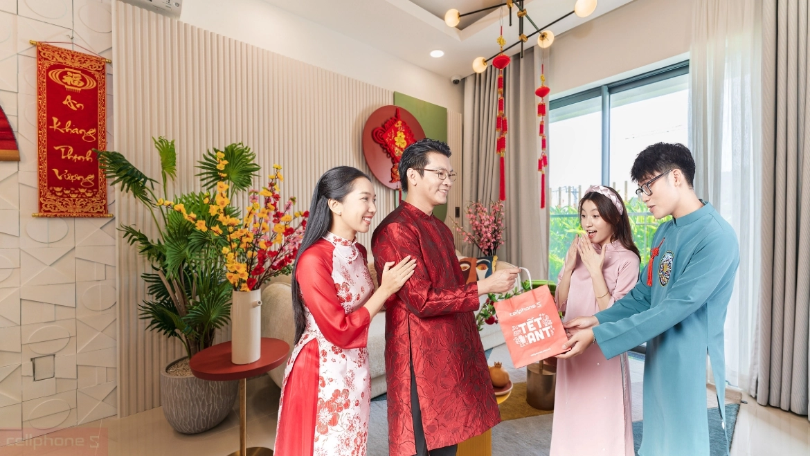 Có nên biếu quà Tết 300k không