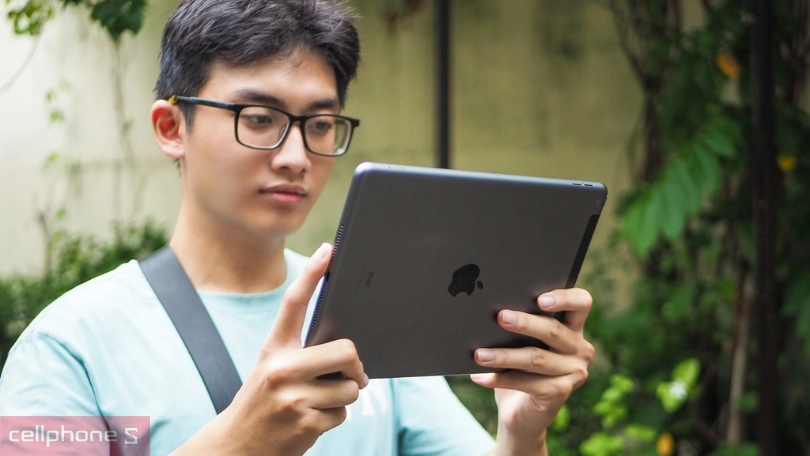 iPad Gen 9 cũ trầy xước