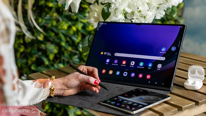 Top các dòng máy tính bảng AI tạo sinh mới nhất 