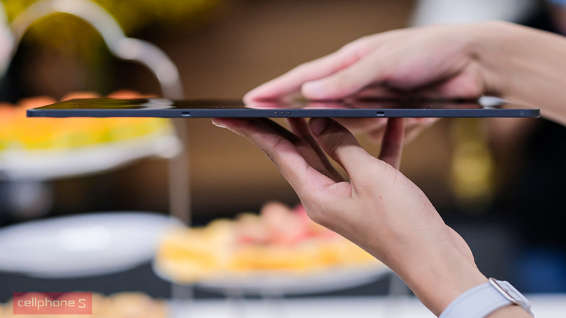 Cấu hình vượt trội với chip Snapdragon 8 Gen 2 mạnh mẽ cùng RAM dung lượng lớn